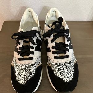 New balance animal print womens sneaker size 10 nwot